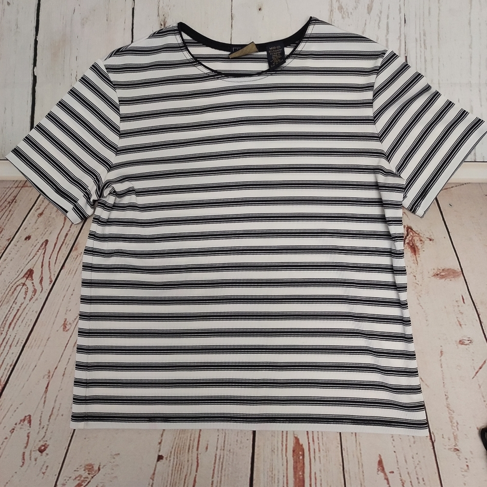 Laura Scott Polyester Blend Tee Size Medium - EUC